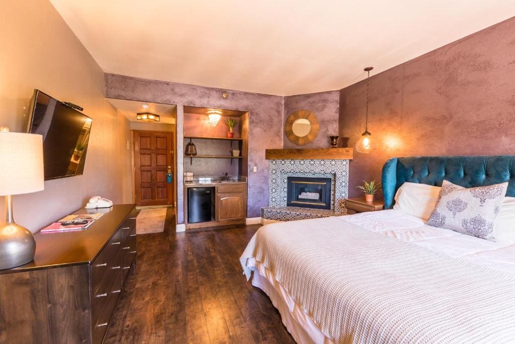 King Room with Balcony room - Image 3
