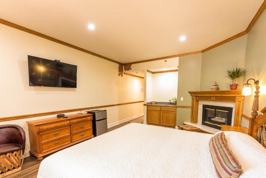 King Room with Balcony room - Image 2