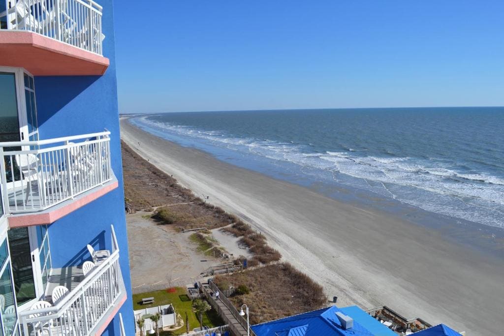 Deluxe Two-Bedroom Suite with Oceanfront View room - Image 1