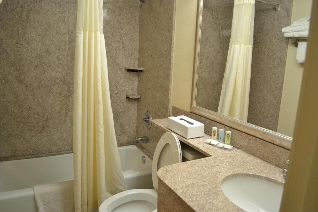 King Room with Spa Bath - Non-Smoking room - Image 2