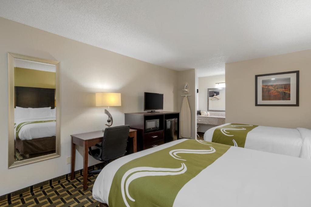 Double Room with Two Double Beds - Non-Smoking room - Image 1