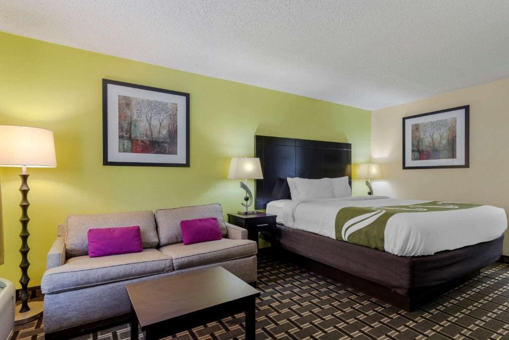 King Room - Non-Smoking room - Image 3