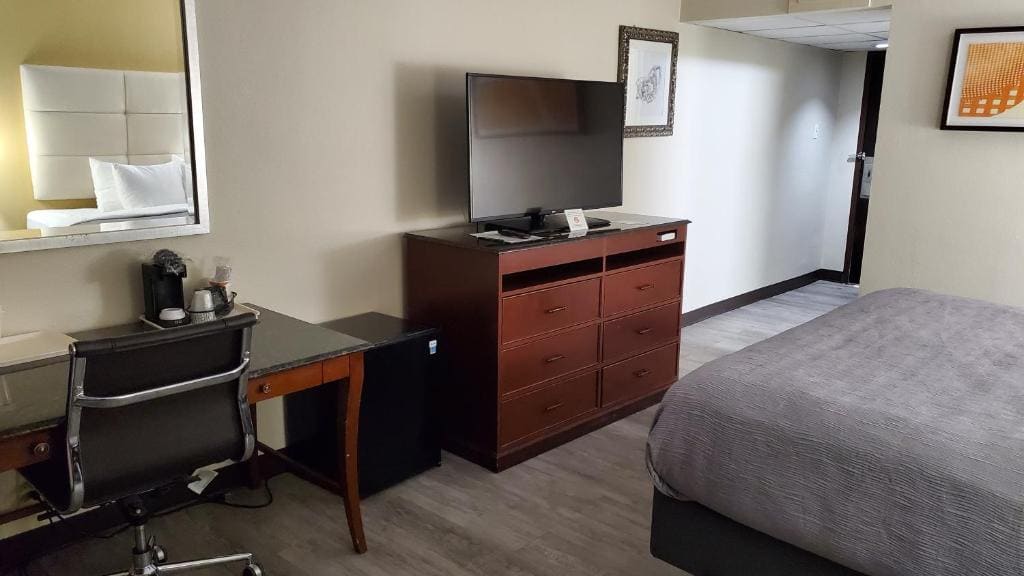 King Room - Non-Smoking room - Image 1
