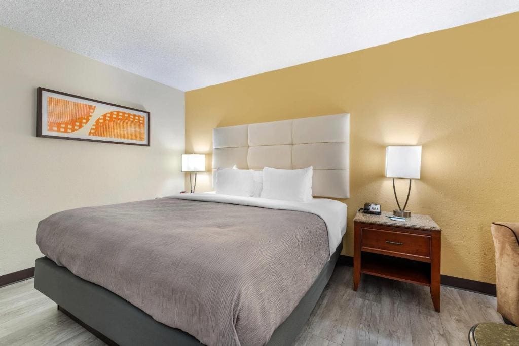 King Room - Non-Smoking room - Image 3
