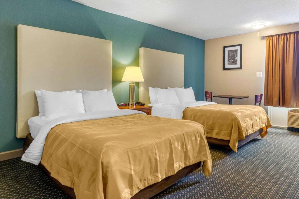 Double Room with Two Double Beds - Non-Smoking room - Image 2