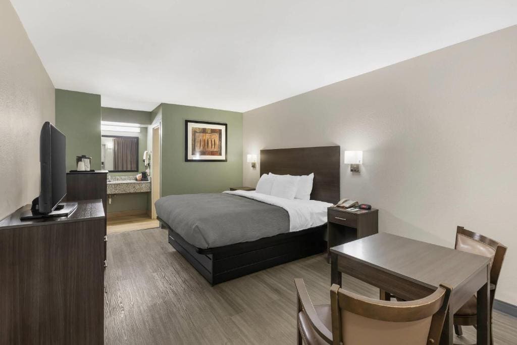 King Room - Non-Smoking room - Image 1