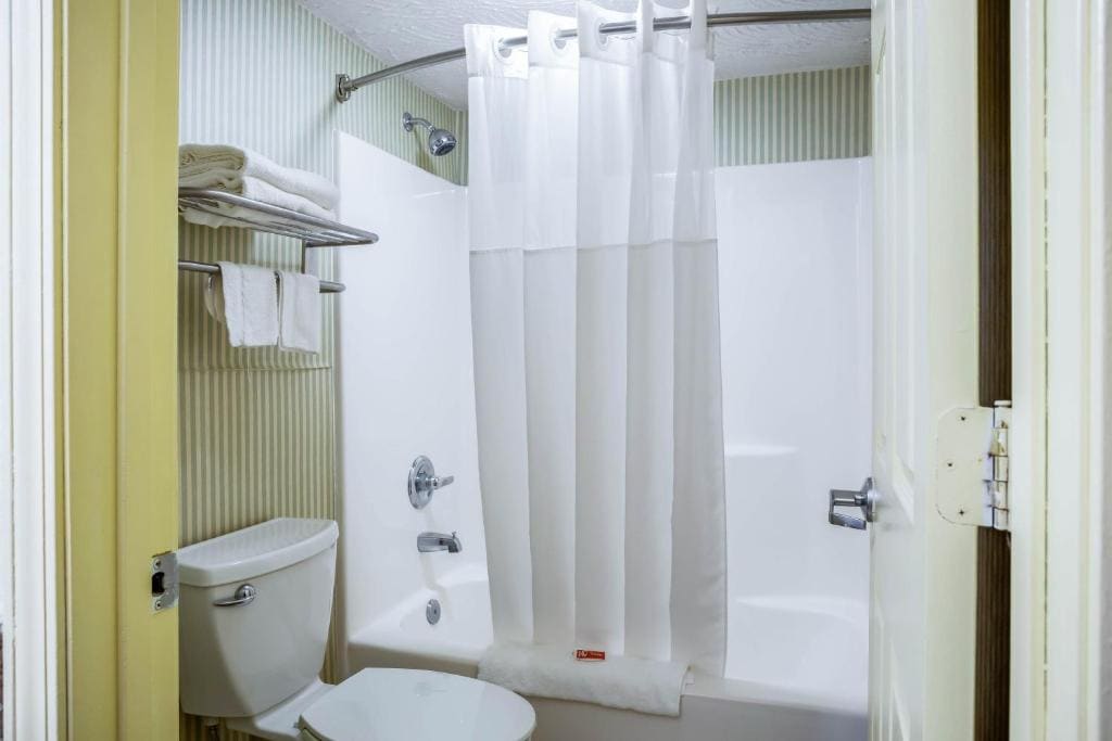 King Room - Non-Smoking room - Image 3