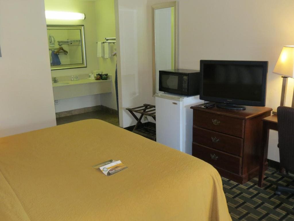 King Room - Non-Smoking room - Image 2