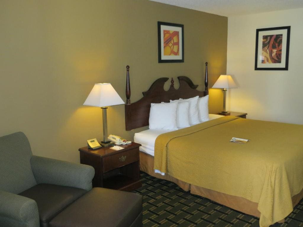 King Room - Non-Smoking room - Image 1