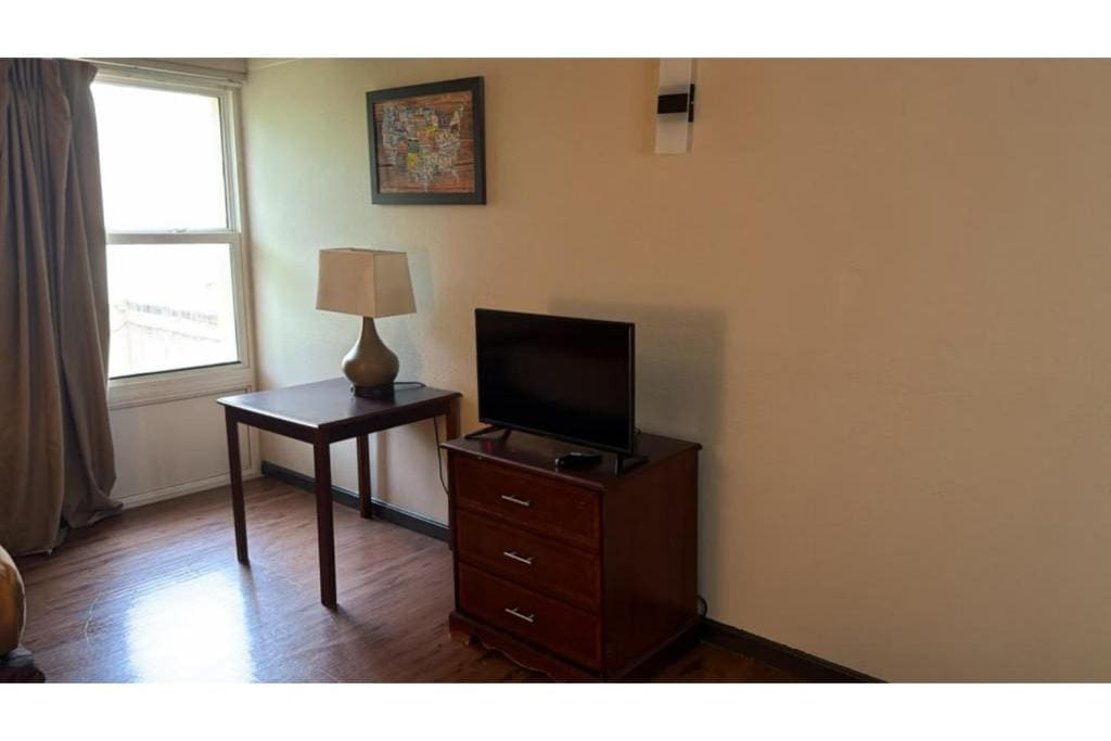 Double Bed Smoking room - Image 2
