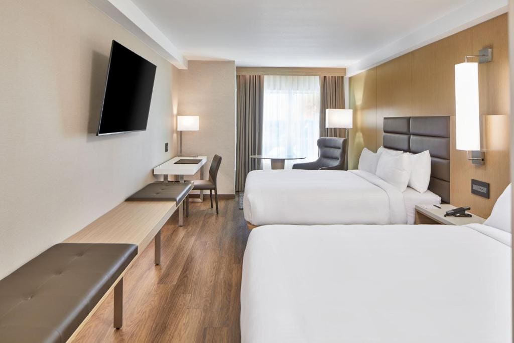 Queen Room with Two Queen Beds - Hearing Accessible room - Image 1