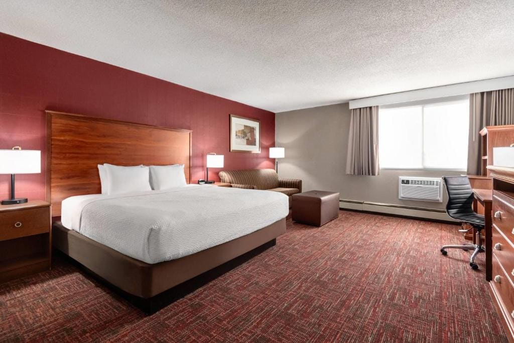Deluxe King Room, Non-Smoking room - Image 1