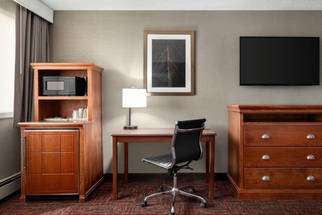 Deluxe King Room, Non-Smoking room - Image 3