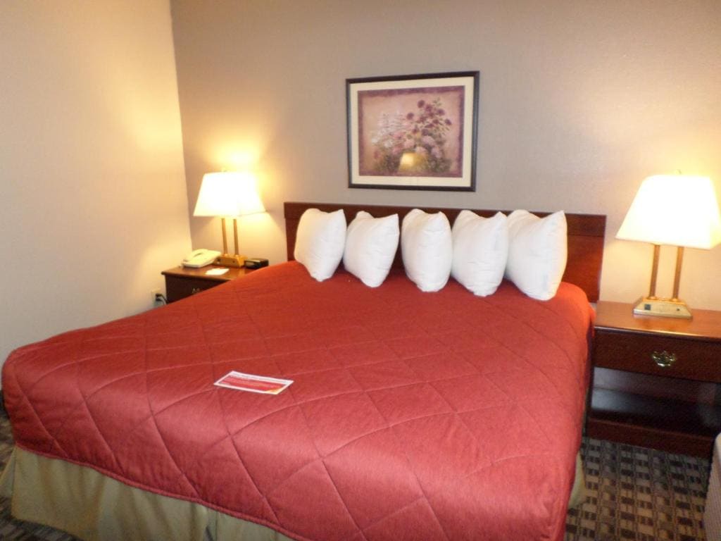 King Suite with Jacuzzi room - Image 1