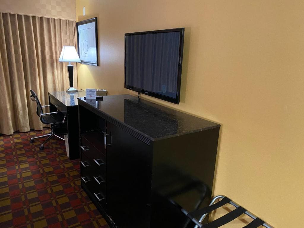 King Room - Non-Smoking room - Image 3