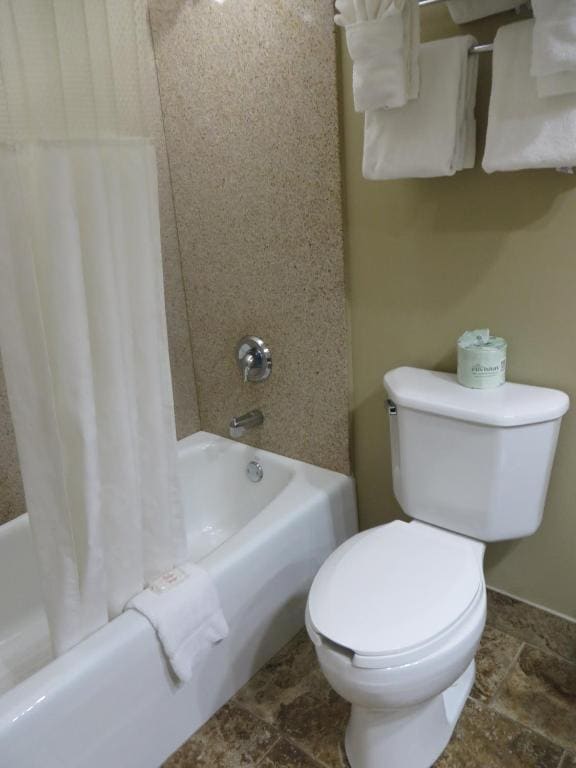 Double Room with Two Double Beds - Non-Smoking room - Image 1
