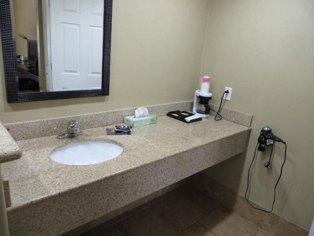 King Room - Non-Smoking room - Image 1
