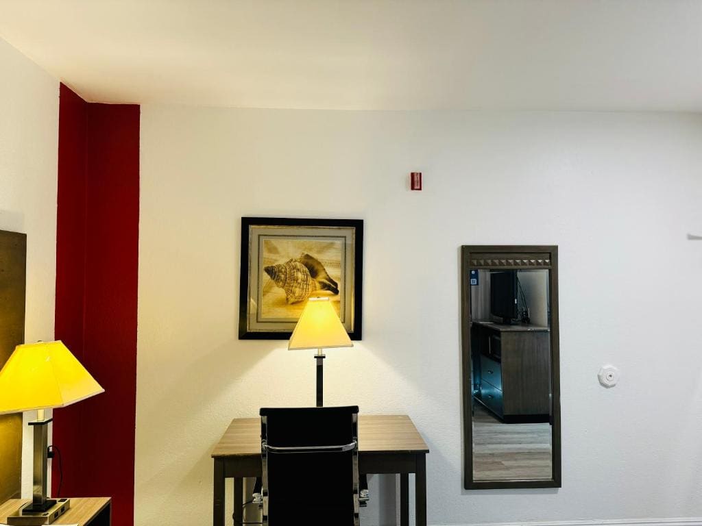King Room with Balcony - Non-Smoking room - Image 2