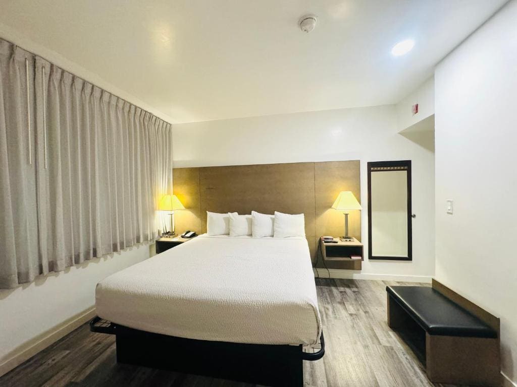 King Room- Non-Smoking room - Image 1