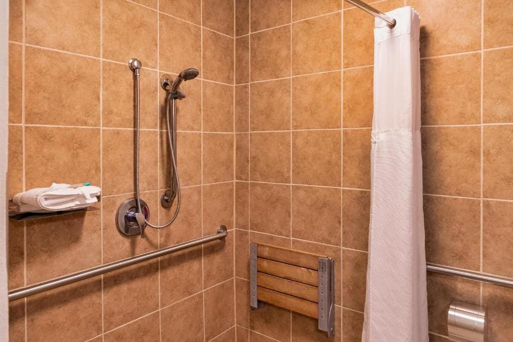 Queen Room with Two Queen Beds, Mobility Access and Roll-In shower, Non-Smoking room - Image 2