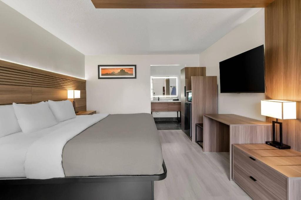 King Room - Non Smoking room - Image 1