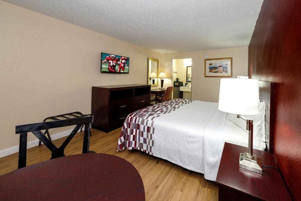 Deluxe Room with Two Double Beds Non-Smoking room - Image 1