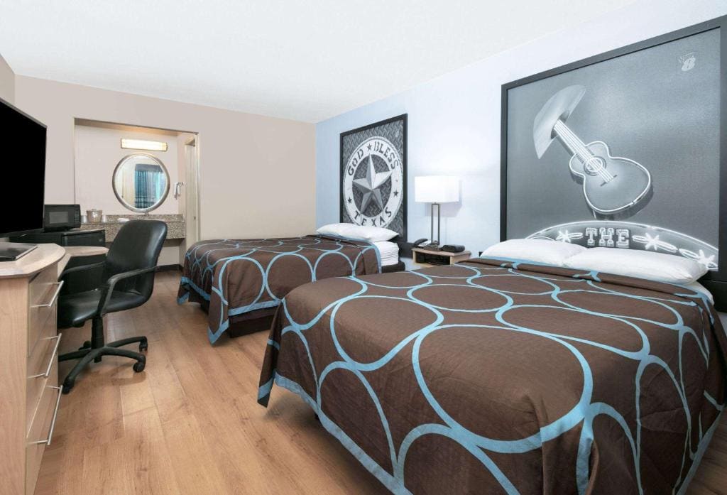 Double Room with Two Double Beds - Smoking room - Image 1