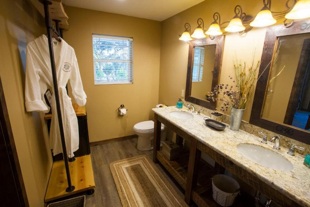 Bungalow with Patio room - Image 1
