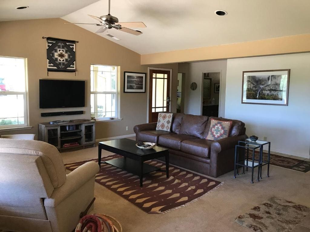 Three-Bedroom House room - Image 1
