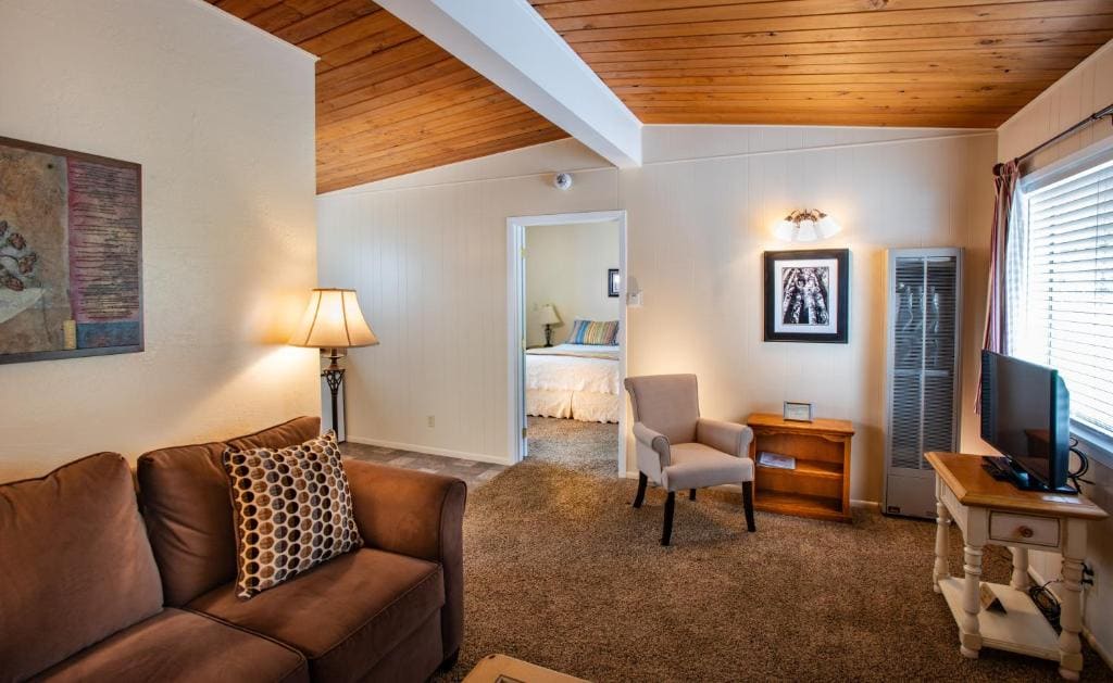 Two Queen Suite room - Image 2