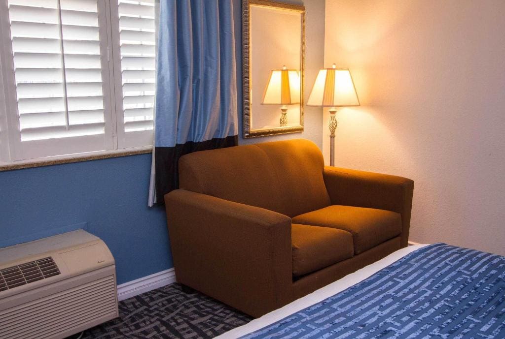 Queen Room with Two Queen Beds and Sofa Bed room - Image 2
