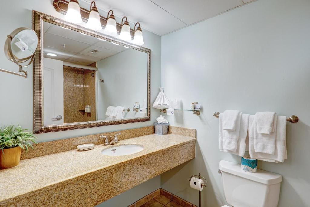 Deluxe Queen Room room - Image 2