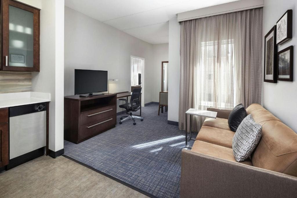 Queen Studio room - Image 2