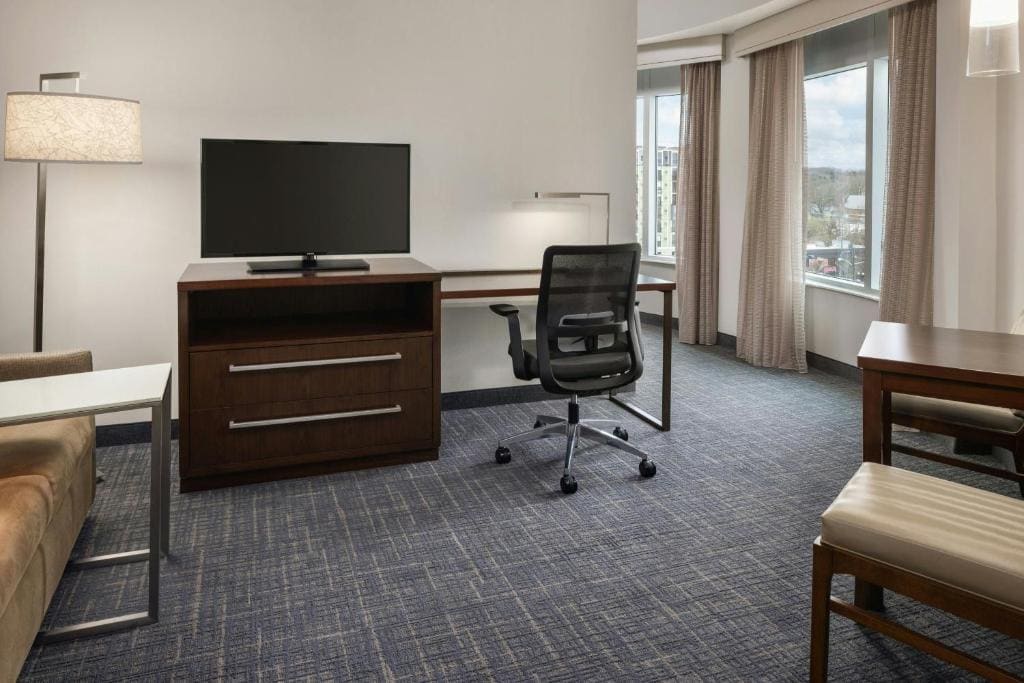 Studio Suite with Panoramic View room - Image 2