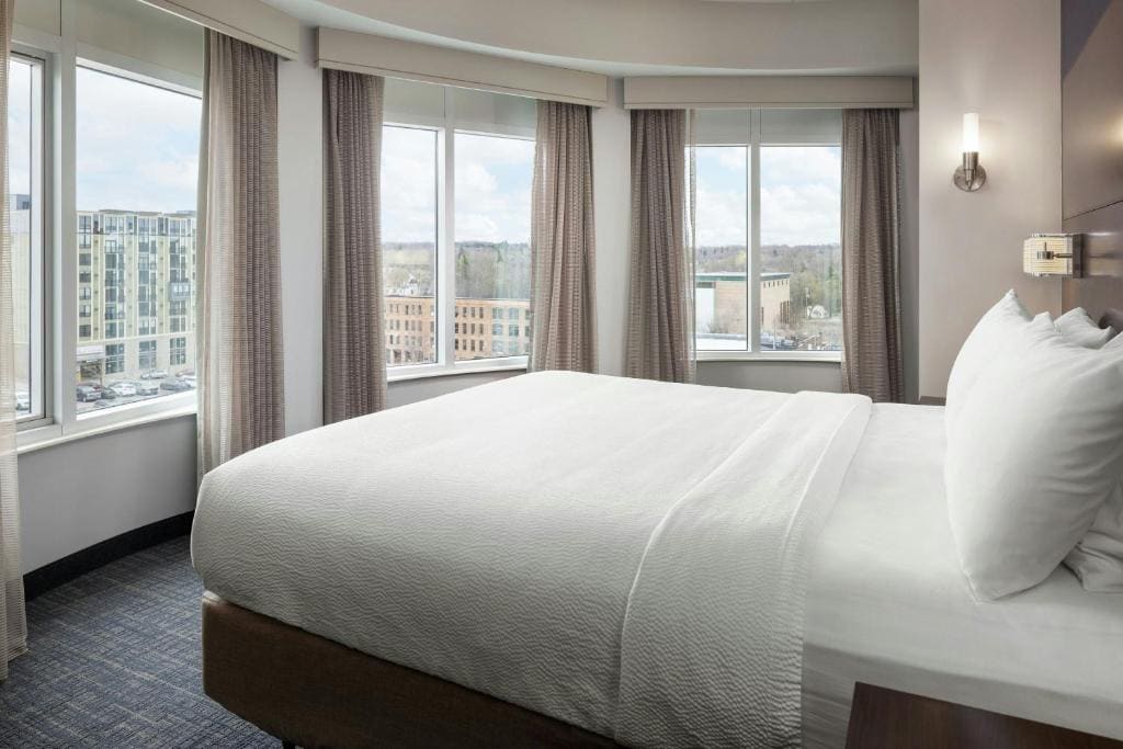 Studio Suite with Panoramic View room - Image 1