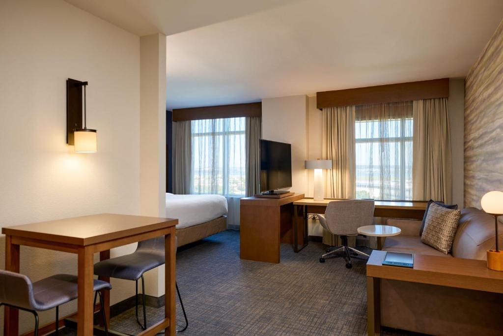 King Studio with City View room - Image 1