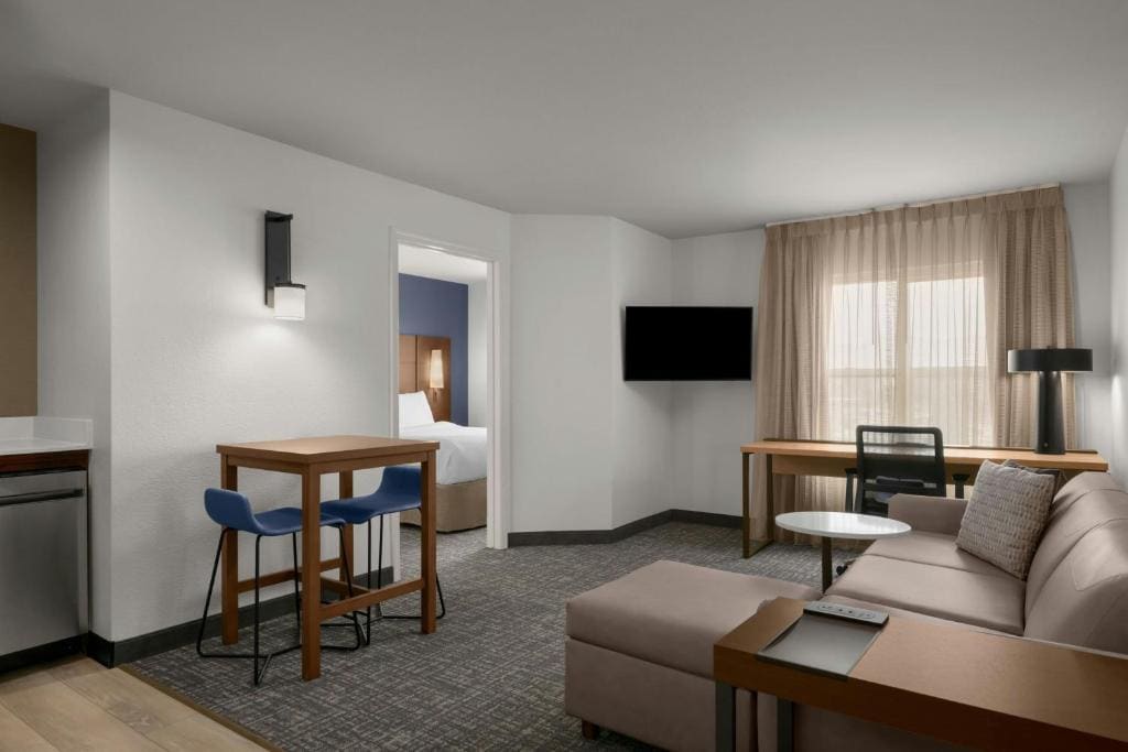 One-Bedroom Queen Suite with Sofa Bed and Roll-in Shower - Mobility and Hearing Accessible room - Image 1
