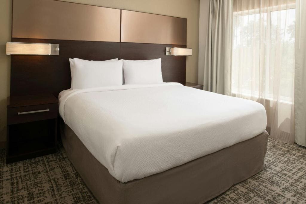 One-Bedroom King Suite room - Image 1