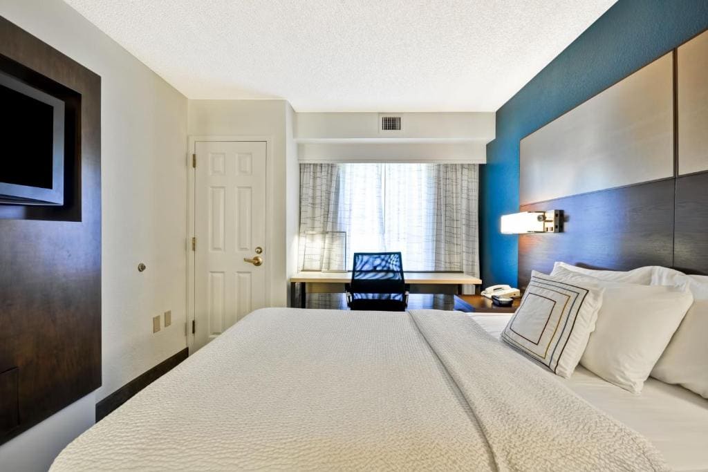Two-Bedroom Suite with Fireplace room - Image 1