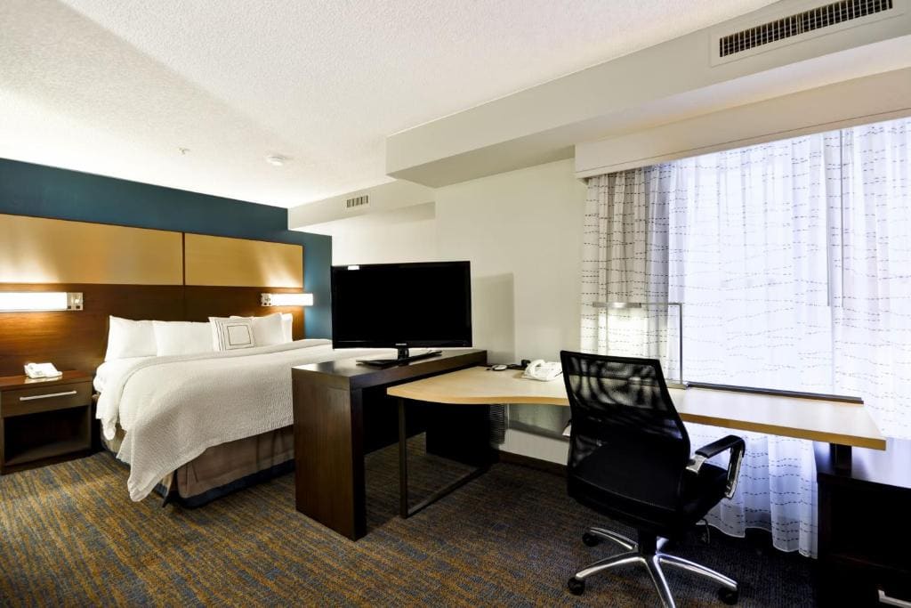 King Studio with Sofa Bed room - Image 1