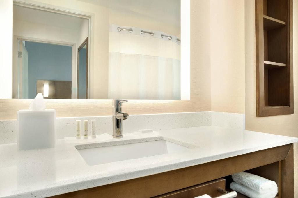 One-Bedroom King Suite with Sofa Bed room - Image 1