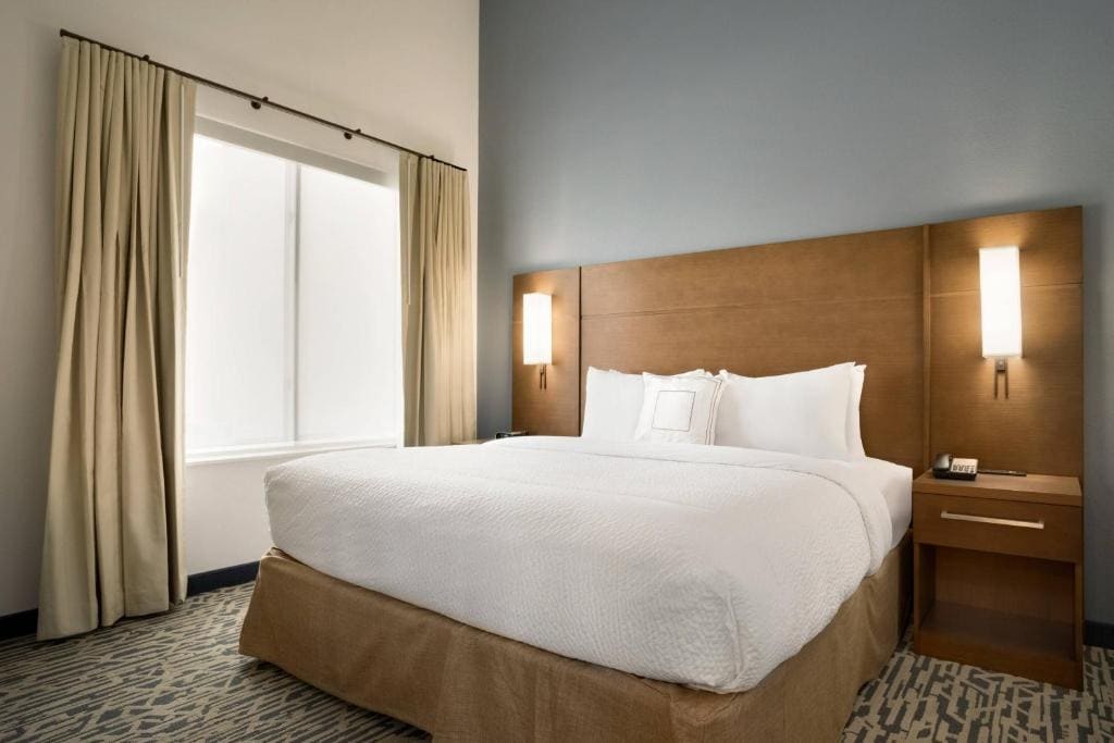One-Bedroom King Suite with Sofa Bed room - Image 2