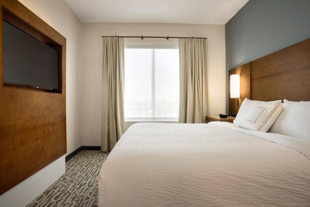Two Bedroom Suite room - Image 1