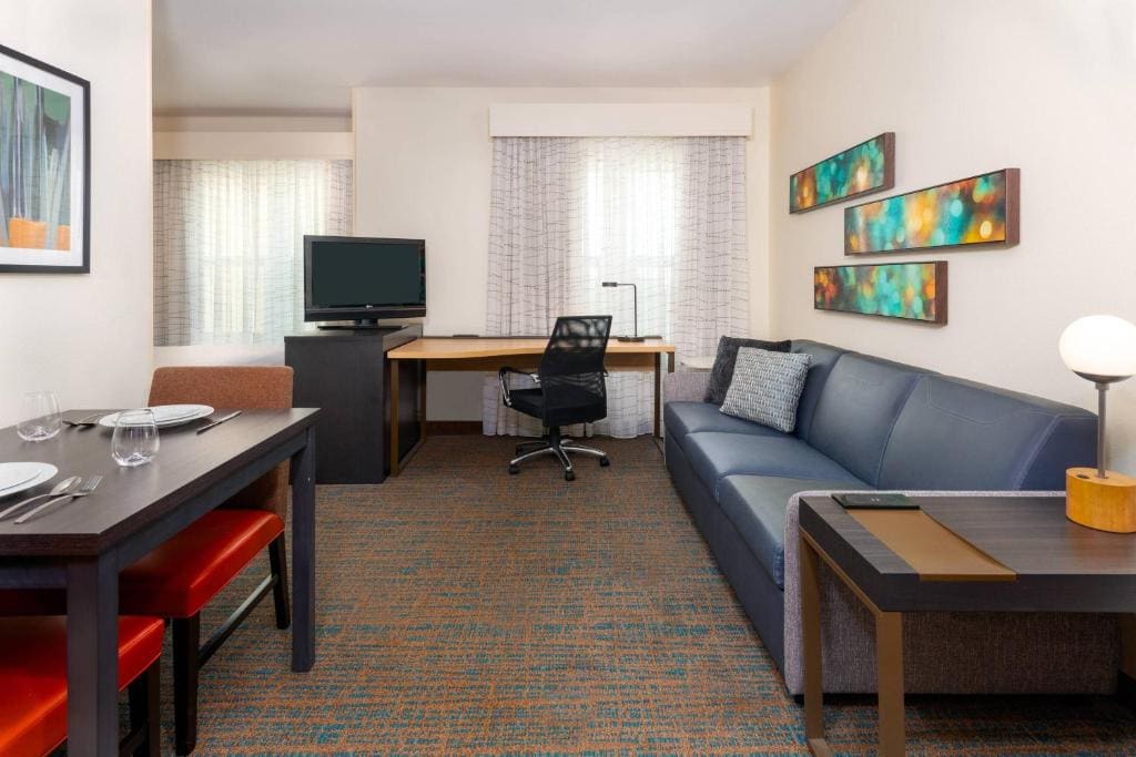 King Studio with Sofa Bed room - Image 1