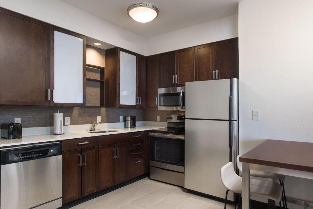 One-Bedroom Suite room - Image 3