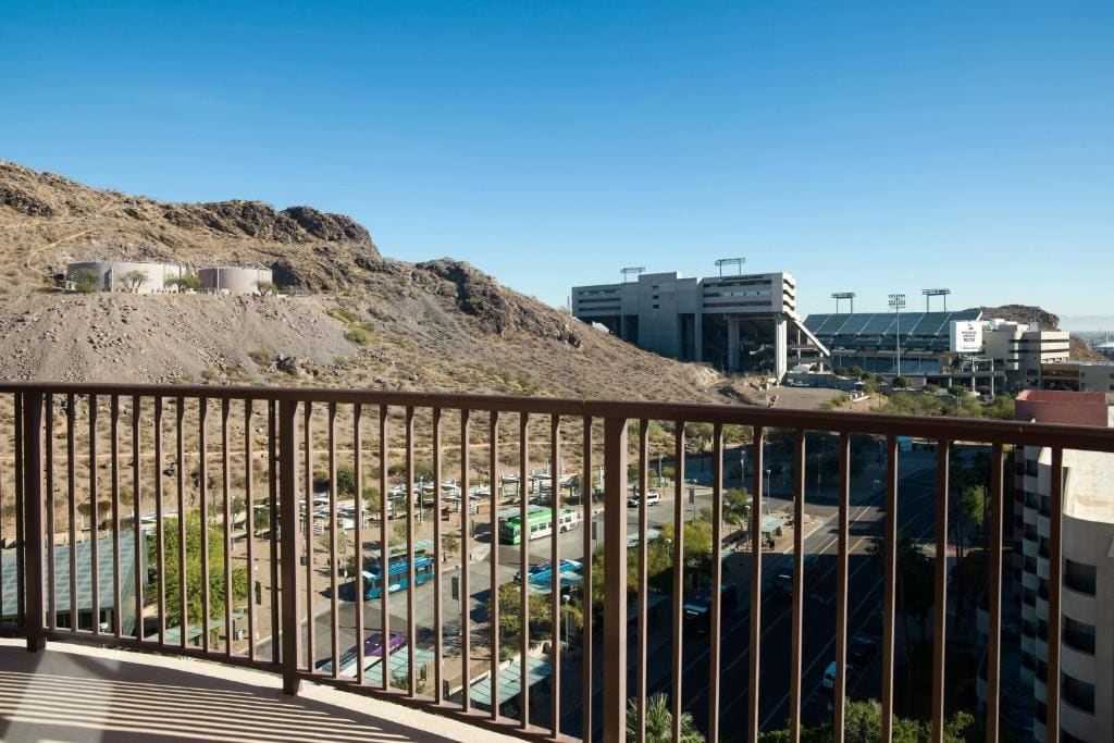 One-Bedroom Suite with Balcony room - Image 2