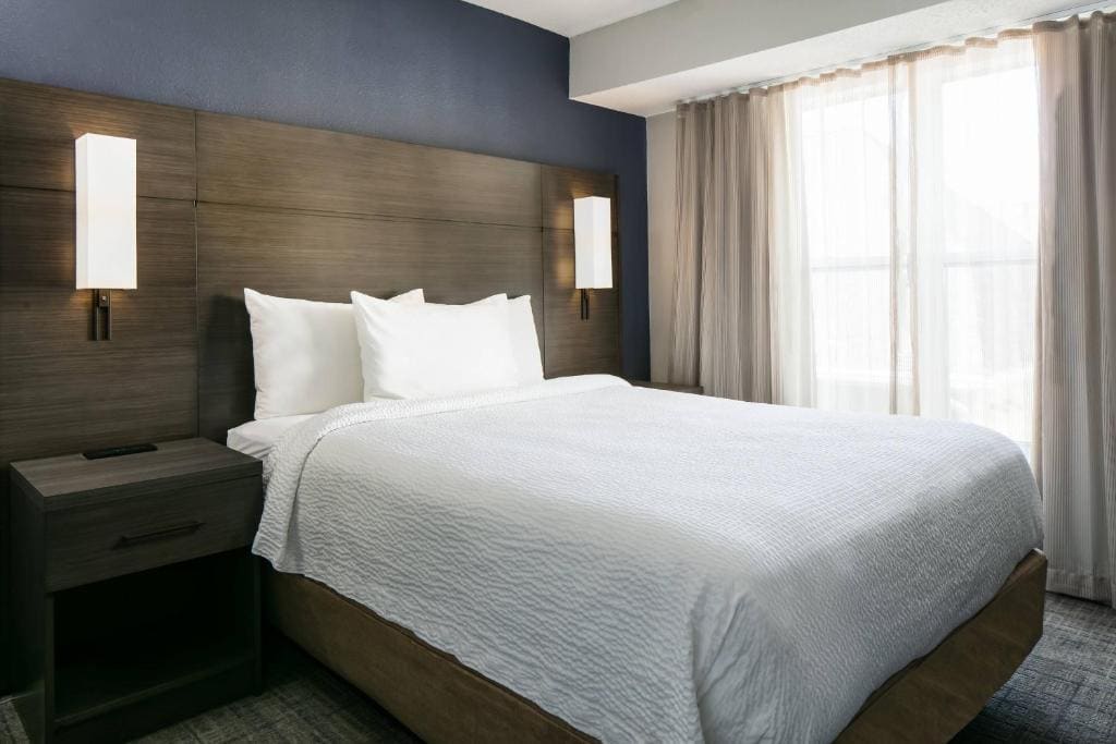 One-Bedroom Queen Suite with Sofa Bed room - Image 1