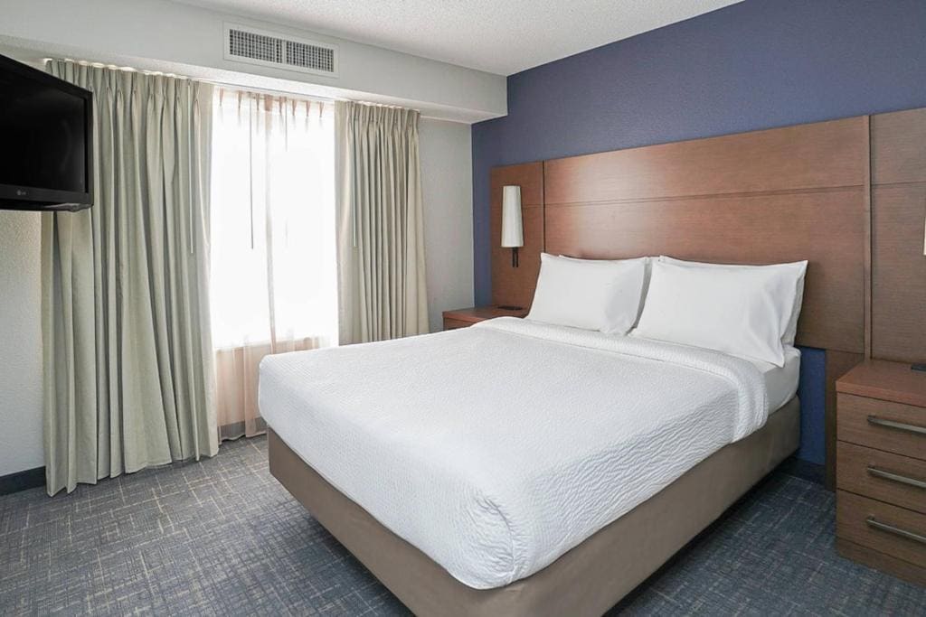 Two-Bedroom Suite room - Image 1