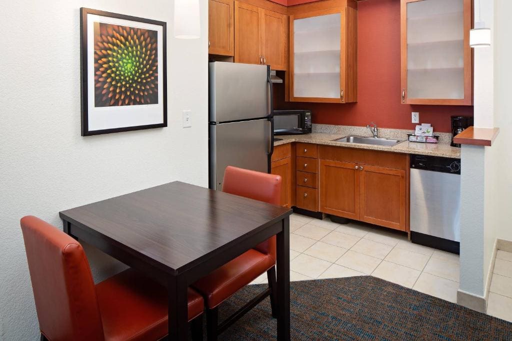 1 Bedroom 2 room Suite, 1 King, Sofa bed, Corner room (Hearing Accessible) room - Image 2