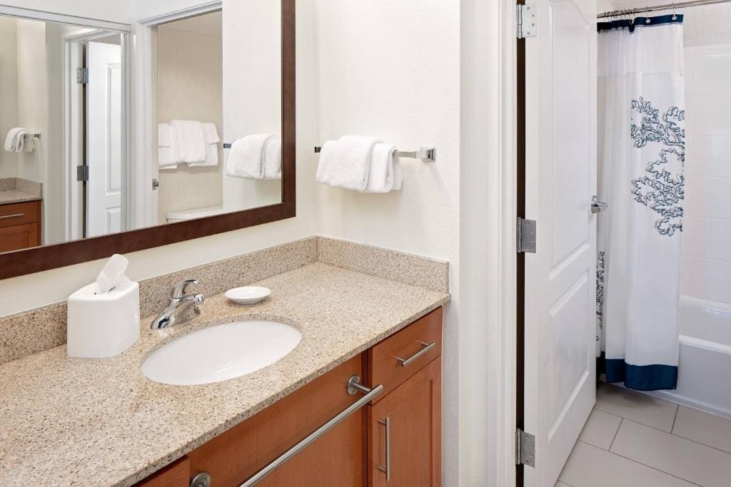 Two-Bedroom Suite room - Image 3